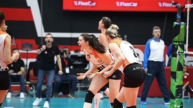 Eczacıbaşı Dynavit, Yunanistan deplasmanından 1 puanla döndü