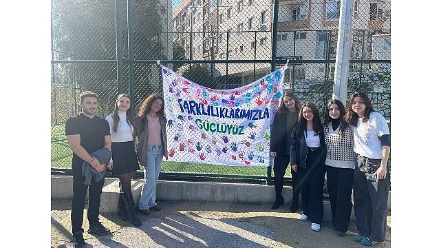 Ege Üniversitesinden ‘Dünya Engelliler Günü’ne Sanat ve Dayanışma Köprüsü