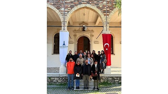 Gazeteciler İzmir’in kalbinde buluştu: Bir Arada Yaşam’ın izlerini takip etti!