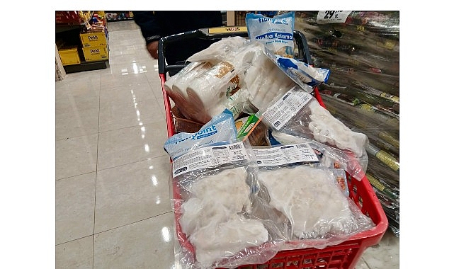 Gemlik’te Bozuk Ürün Satan Marketler Zabıtaya Takıldı