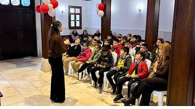 Gemlik’te Çocuklar Haklarını Öğreniyor