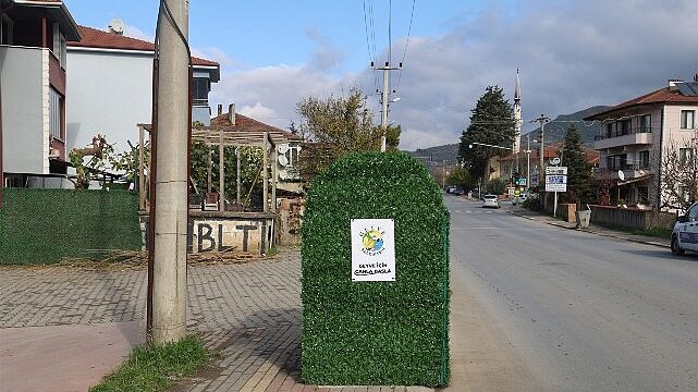 Geyve Belediyesi’nden Konteynere Yeşil Dokunuş