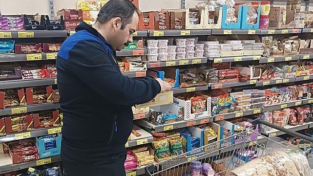 Gölcük Zabıtası Tarihi Geçmiş Ürünlere El Koydu