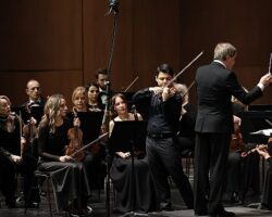 İstanbul Devlet Senfoni Orkestrası  Aralık ayının ilk konserinde keman virtüözü Robert Lakatos’u ağırladı