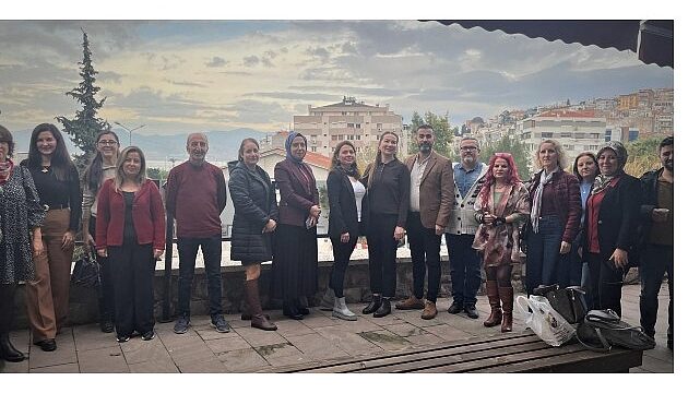 “İzmir Öğretmen Akademileri” Kapsamında ‘‘Edebiyat Akademisi’’ Etkinliklerine Devam Ediyor