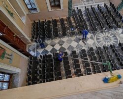 İzmir’in ibadethaneleri pırıl pırıl