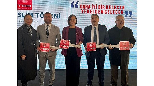 Karabağlar Belediyesi’ne Yeni İş Makinesi Desteği