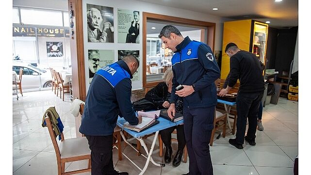 Karşıyaka Zabıtası’ndan işgal denetimi