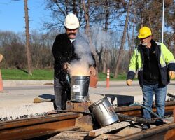 Kartepe Tramvay Hattı’nda raylar kaynak ile birleşiyor