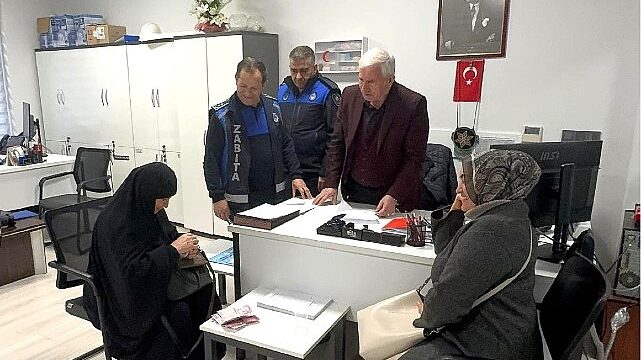 Kartepe Zabıtası’ndan Yürek Isıtan Davranış