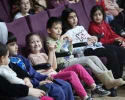 Kartepe’de Minik İzleyicilere Neşeli Bir Gün