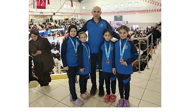 Kartepe’nin Karatecilerinden Madalya Yağmuru