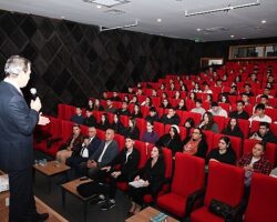 Kemer’de “Atatürk ve Cumhuriyet” konulu seminer