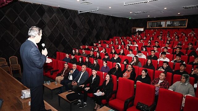 Kemer’de “Atatürk ve Cumhuriyet” konulu seminer