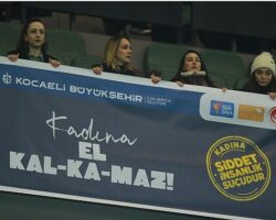 Kocaeli Stadyumu’nda kadına şiddete karşı güçlü mesaj verildi; “Kadına el kalkamaz”