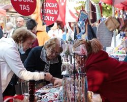 Konak’ta Yeni Yıl El Emeği Kermesi başladı