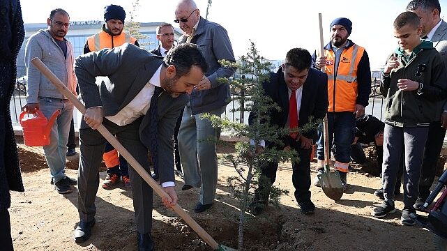 Konya Büyükşehir Özel Öğrenciler Fidan Dikim Etkinliği Düzenledi