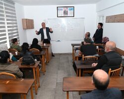 Kurs merkezinde veli toplantısı