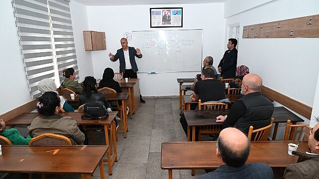 Kurs merkezinde veli toplantısı