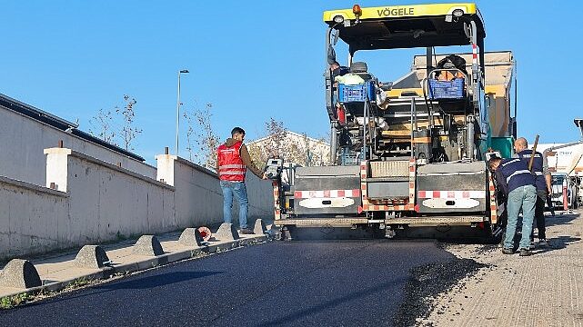 Maltepe’de Marmara Üniversite’si yolları yenileniyor