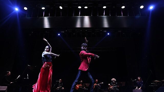 Mavi Siyah’tan ritim ve zerafetin buluştuğu unutulmaz gece