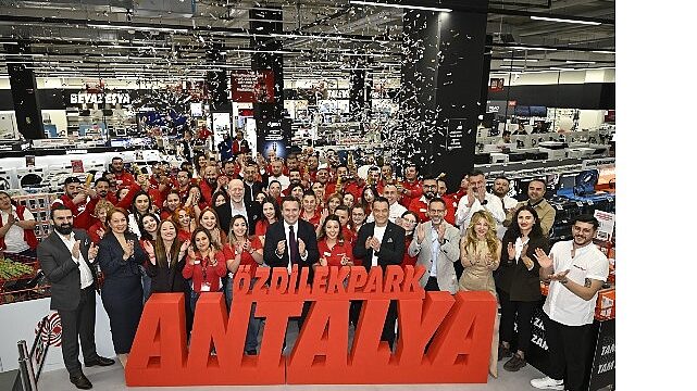 MediaMarkt yılın son mağazasını Antalya’da açtı