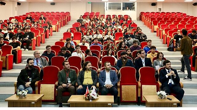 Öğrenciler Yapay Zeka Destekli Su ve Atık Yönetimi Çözümleri İçin Harekete Geçti