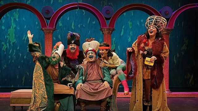 Osmanlı Bürokrasisine Müzikal Bir Eleştiri “Haramiler” Engin Alkan Yorumuyla Seyirciyle Buluşuyor