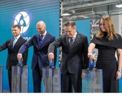 Rosatom, Rusya’nın İlk Lityum-İyon Enerji Depolama Giga Fabrikasını Faaliyete Geçirdi