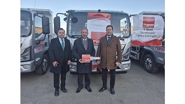 Salihli Belediyesi’ne Yeni Çöp Toplama Kamyonu