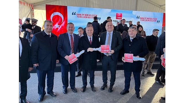 TBB’den Milas Belediyesi’ne Paletli Ekskavatör Hibesi