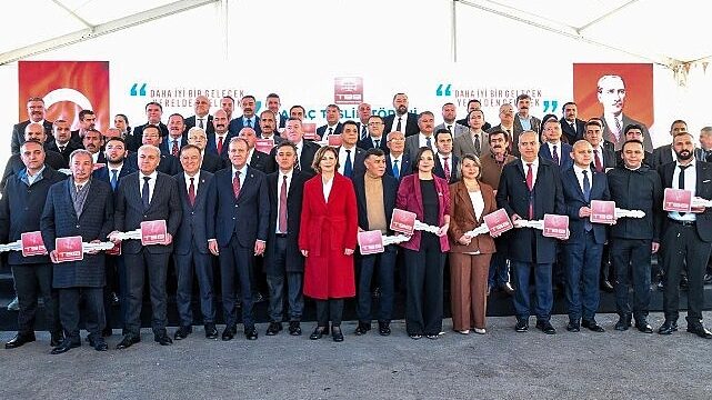 TBB’den Seferihisar Belediyesi’ne çöp kamyonu desteği