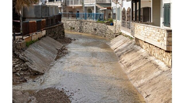 Yeni Foça’da taşkın kabusu bitti