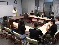 Akademi Liseler geleceği şekillendiriyor