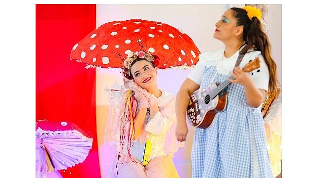 Aliağa Belediyesi Orman Tiyatrosu İlk Oyunuyla Sahnede