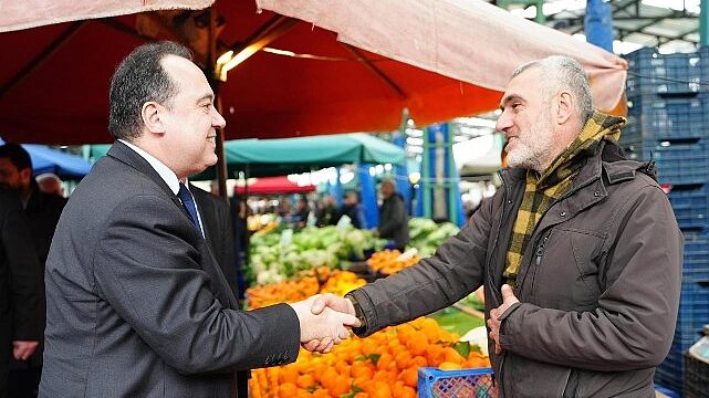 Başkan Dutlulu Perşembe Pazarı’nda Esnafla Bir Araya Geldi
