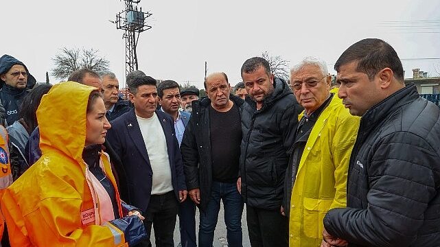 Başkan Vekili Özdemir, “Tüm ekiplerimizle sahadayız”