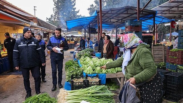 Buca Belediyesi’nden pazar yerlerinde “kayıt dışı” operasyonu