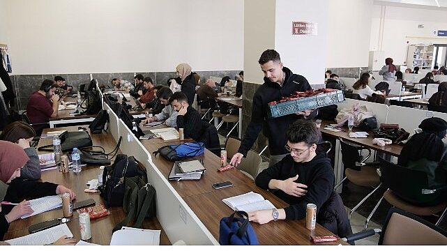 Büyükşehir Gençlik Meclisi’nden Final Haftasında Öğrencilere Destek