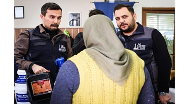 Çiftçiye buzağı kiti ve dezenfektan desteği