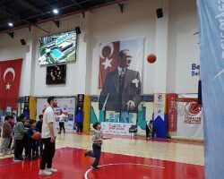 Çocuklar Tatilin Tadını Sporla Çıkardı