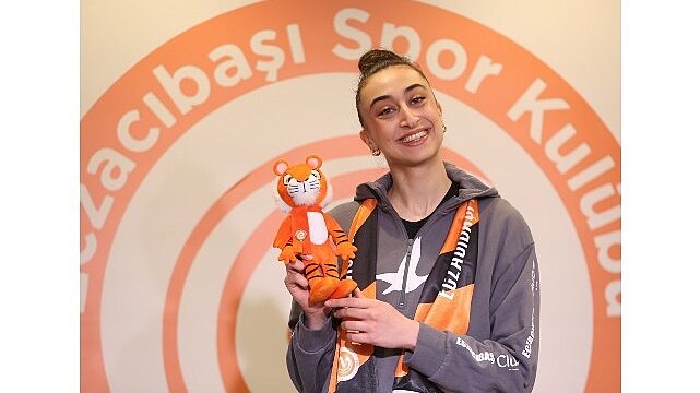 Eczacıbaşı Dynavit, Elif Şahin ile “yola devam” dedi