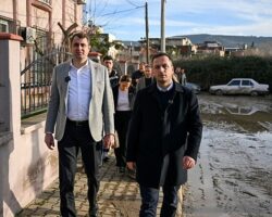 Eşki ve Güç selden etkilenen mahallelerde incelemelerde bulundu