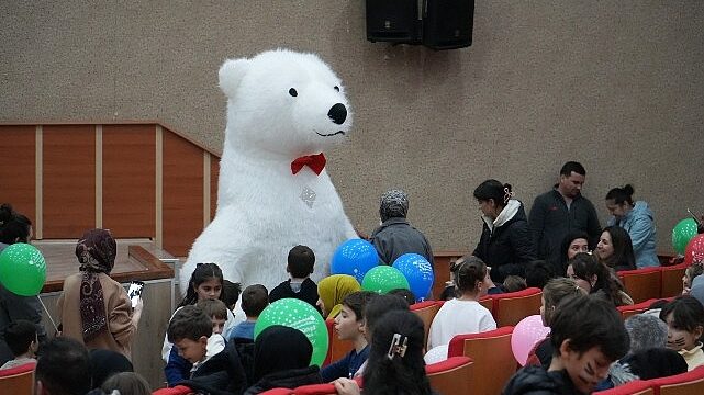 Gölcük’te Çocuklar İçin “Ara Tatil Tiyatro Şenliği” Başladı