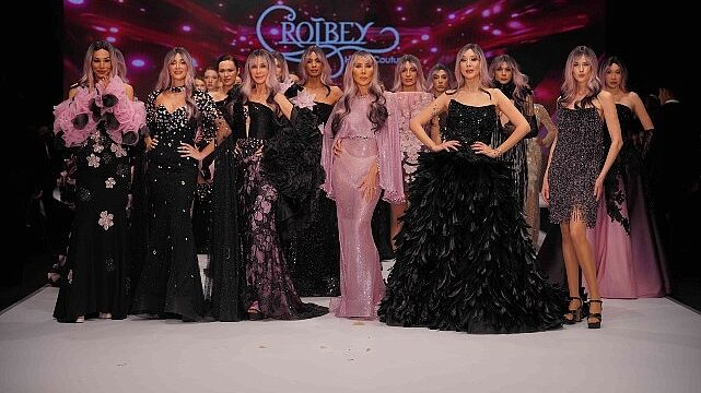 IF Wedding Fashion İzmir’de gala defilesinde yıldızlar geçidi