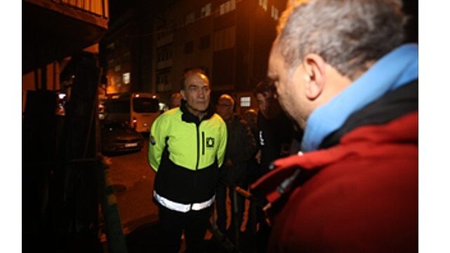 İzmir Büyükşehir Belediyesi ekipleri sağanak yağış nedeniyle seferber oldu