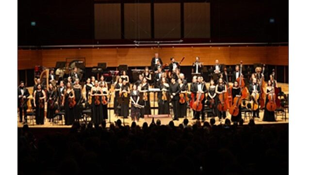 İzmir Oda Orkestrası dünyaca ünlü sanatçılarla sahne aldı