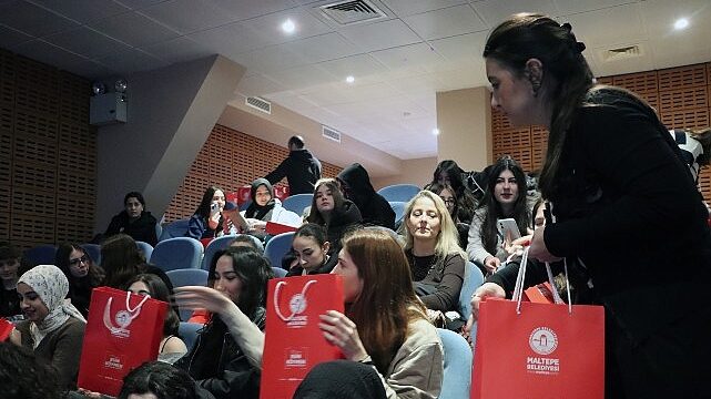 Maltepeli genç kızlara bağımlılık semineri ve hijyen eğitimi