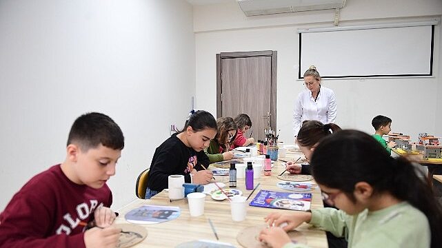 Osmangazi’de Çocuklar Kitaplardan İlham Alarak Üretiyor