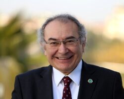 Prof. Dr. Nevzat Tarhan:   “Dijital dünya, görünmezlik pelerini ile hata yaptırıyor”